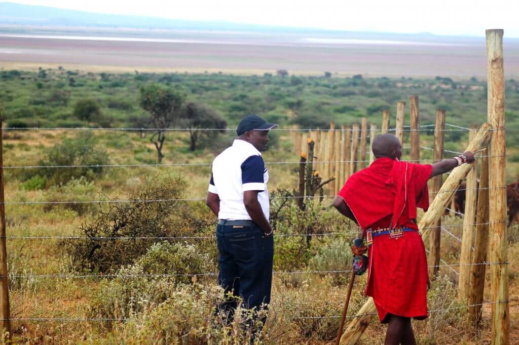 1_Work_What we do_Justdiggit_kenya_Amboseli_fence_maasai