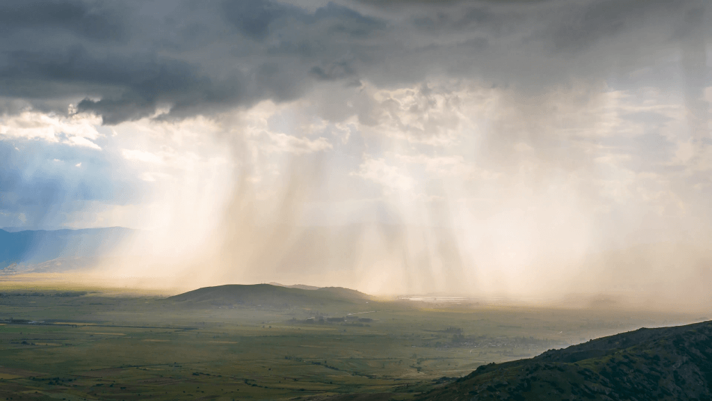 dramatic-stormy-scenery-countryside-dark-clouds-rain-sunbeams-beautiful-landscape-timelapse_ssmek17n__F0011